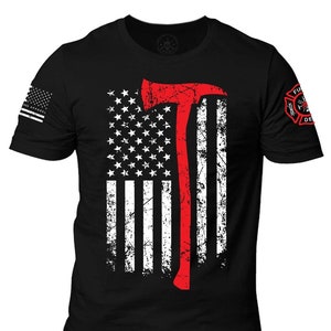 USA Flag Fire Fighter Axe T-Shirt | Fire Fighter USA Flag | Distressed American Flag | Fire Fighter | Thin Red Line | Unisex T-Shirt