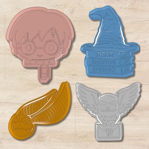 Harry Wizard Cookie Cutter – Owl, Hat, Chibi Boy with golden Wand, Glasses & Scarf – Magical Party Cookie Stamp – Potter Head Baking Tool