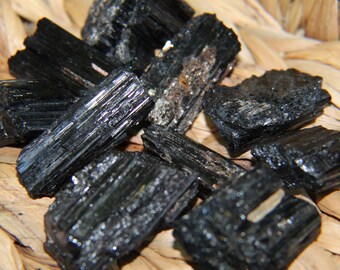 Cristal de turmalina negra en bruto - Cristal curativo - Energía protectora - 1-2 pulgadas