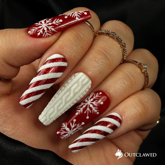 25 Pretty Holiday Nail Art Designs 2021 : Snowflake Deep Red Christmas Long  Nails