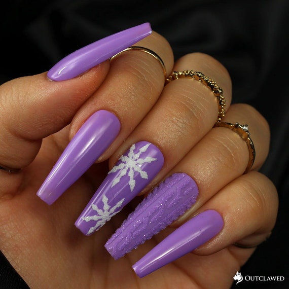 75+ Purple and White Nail Designs and Nail Art for a Manicure | Sarah Scoop