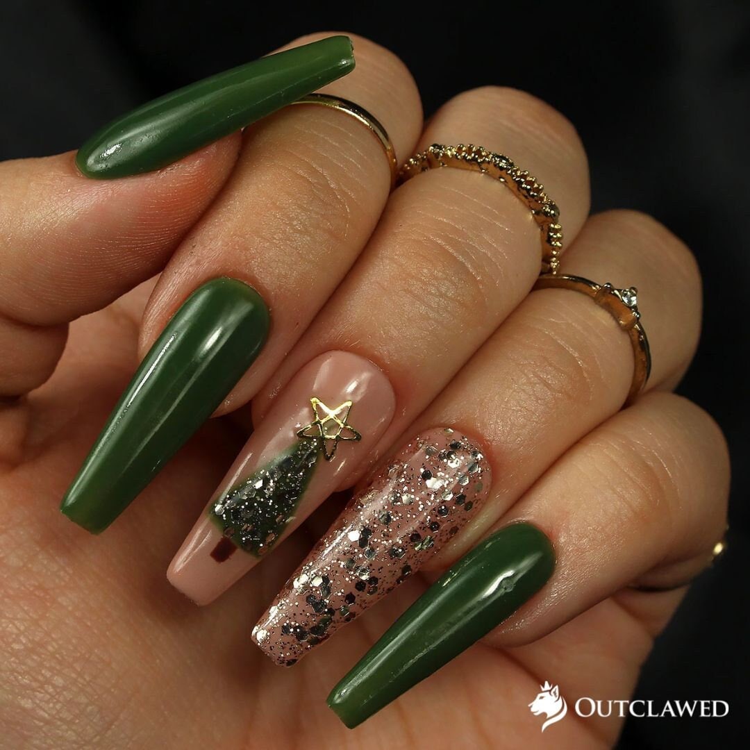 Christmas 2024 glitter nails