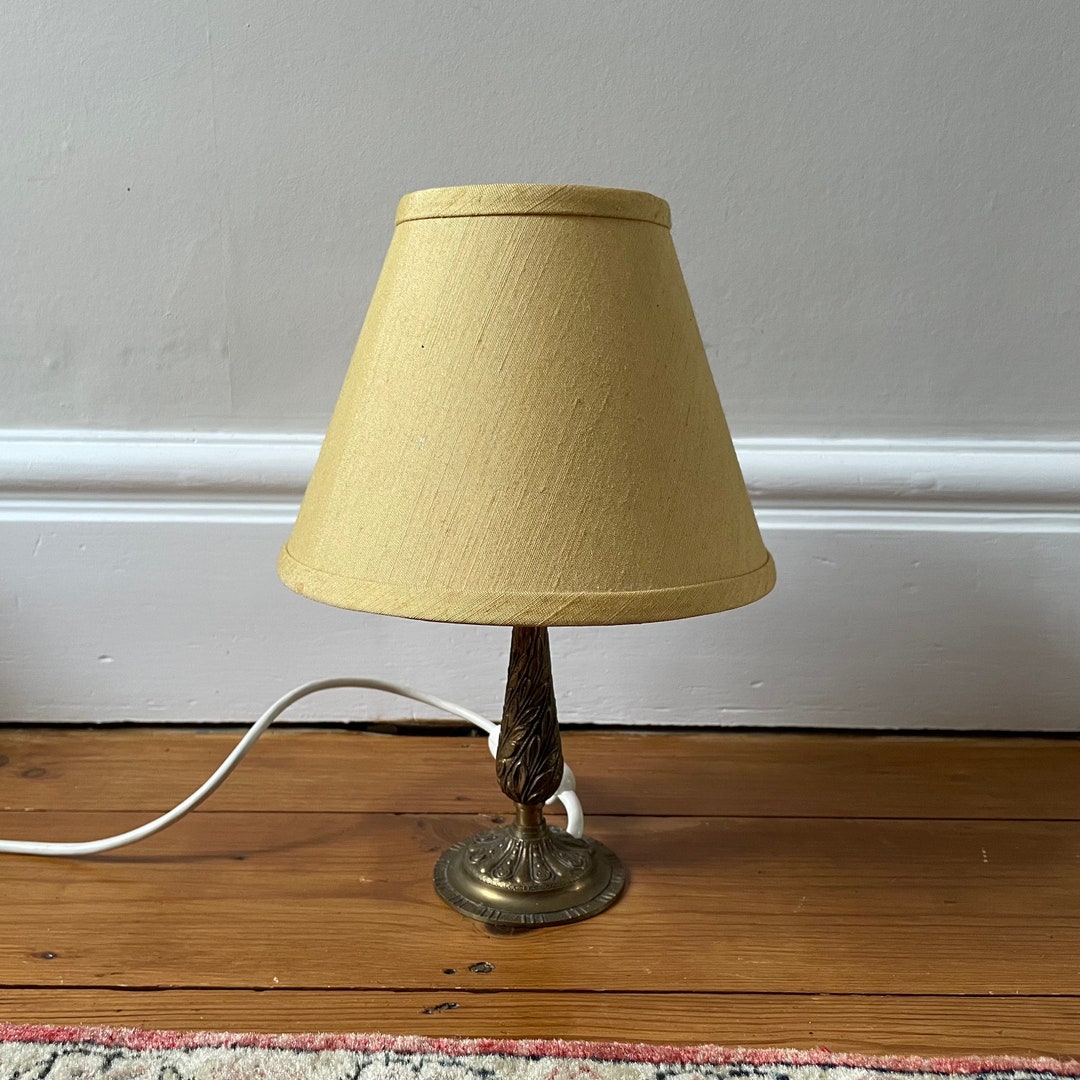 Antique Vintage Metal Brass Gold Table Lamp Ornate Bedside Side Intricate Detailing Light Detail