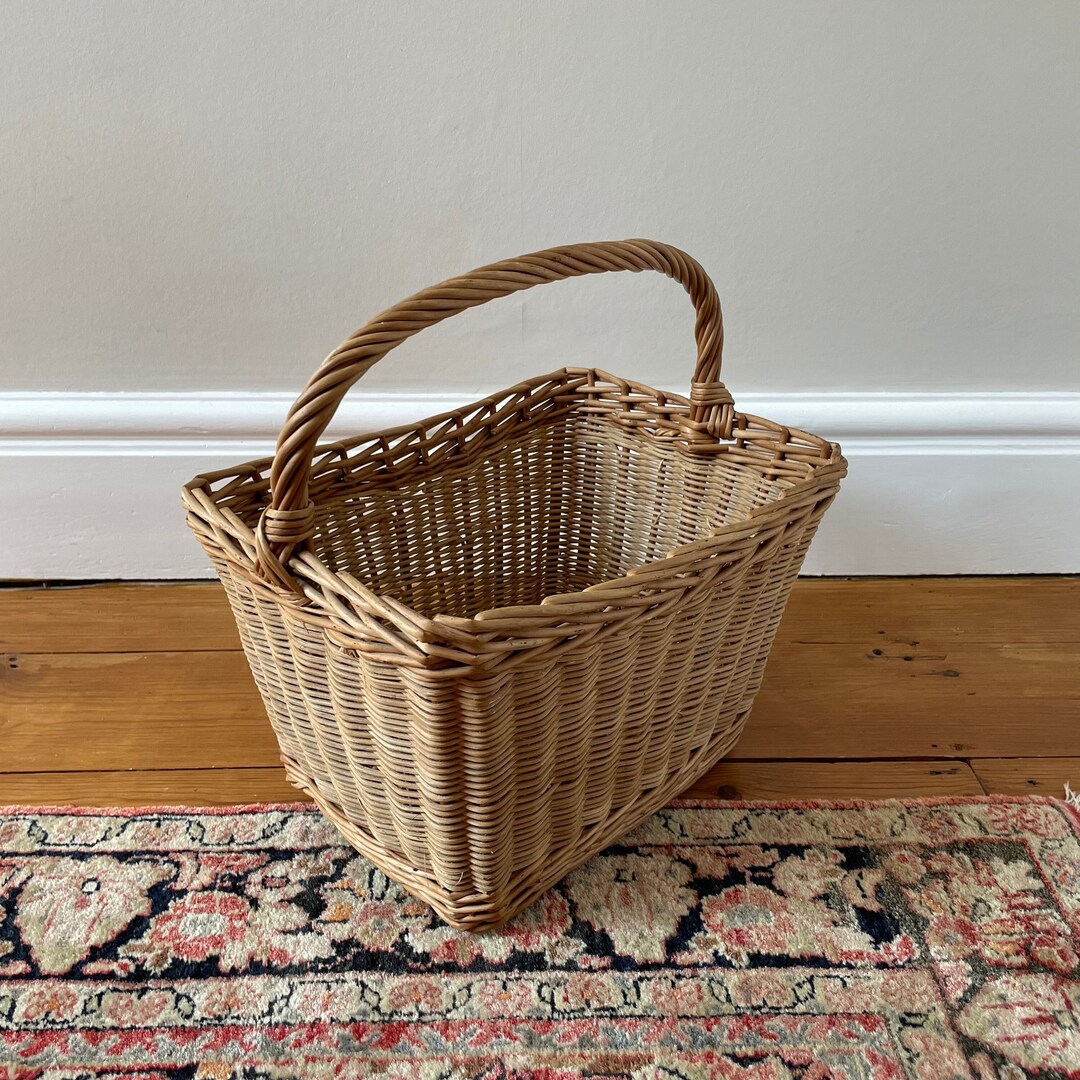 Handmade Wicker Woven Basket Handle Bag Fruit Picking Storage Cottage Rustic Medium Wooden Wood