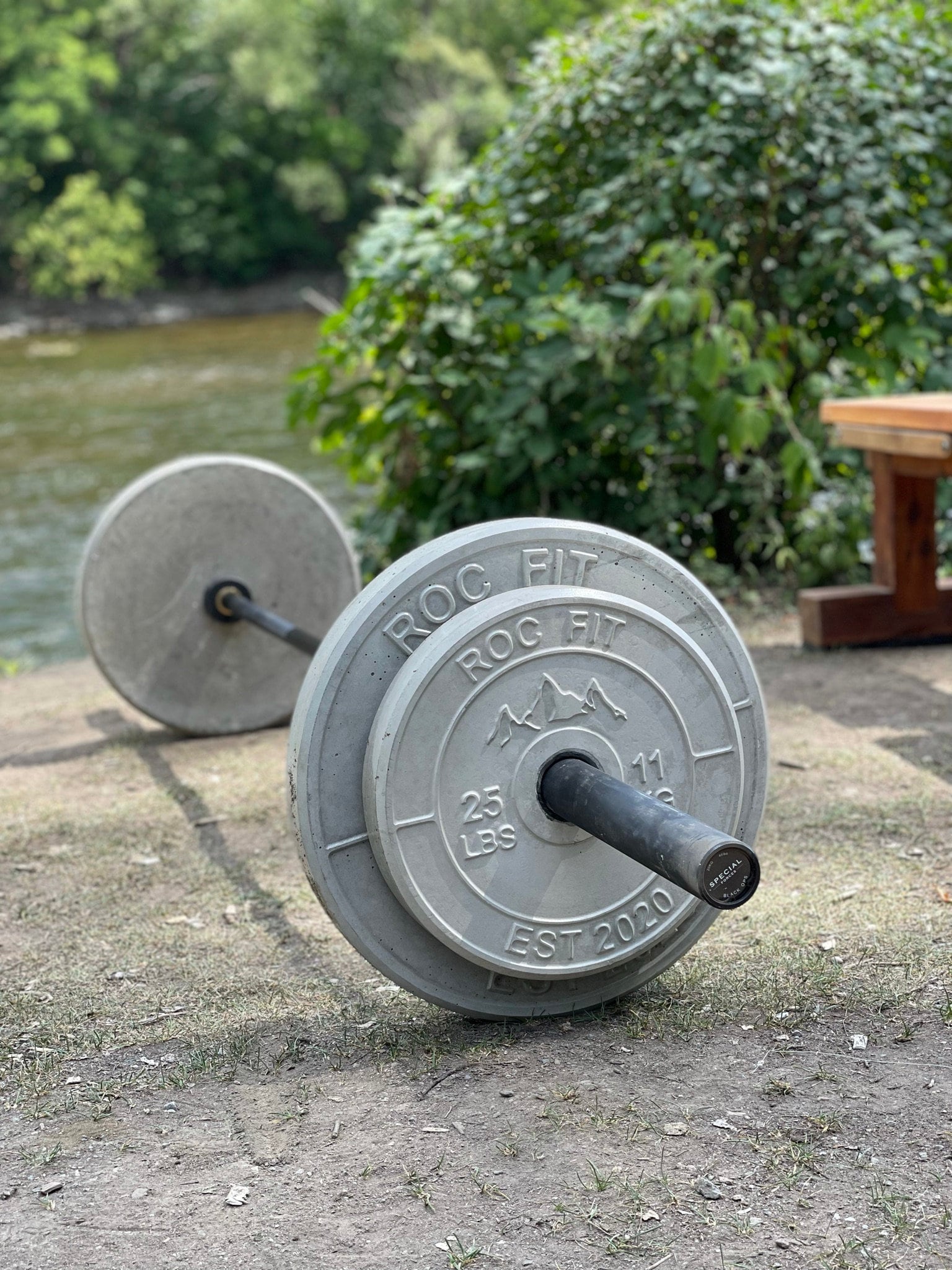 Concrete weight plate mold  Homemade gym equipment, Diy gym