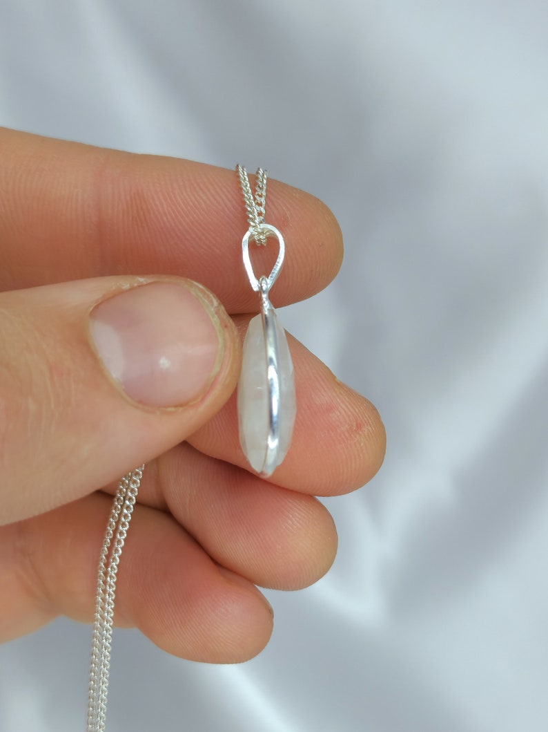 Gefacetteerde Maansteen ketting, blauwe flits maansteen hanger, regenboog maansteen, juni geboortesteen sieraden, minimalistische ketting, sterling zilver. afbeelding 5