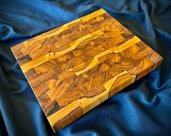 Tábua de corte de teca com grão transversal