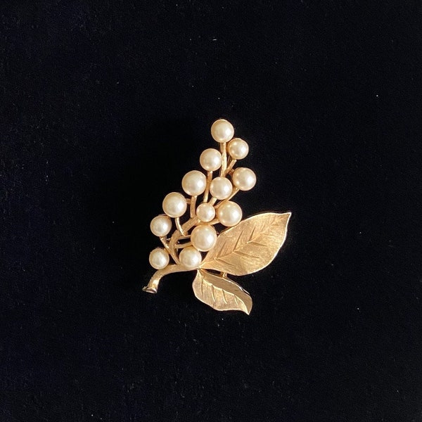 Crown Trifari Pearl Brooch/Pin,  Faux Pearls in Brushed Gold Tone 1950s