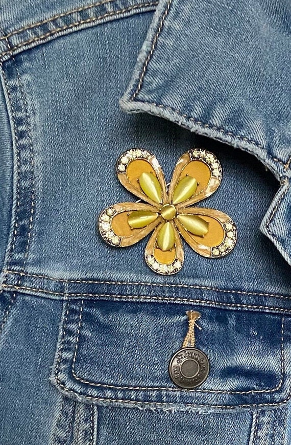 MONET Yellow Flower Pin/Brooch, Rare Find - image 2