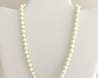 Vintage Knotted Faux Pearl Necklace: Elegant Simulated Pearls