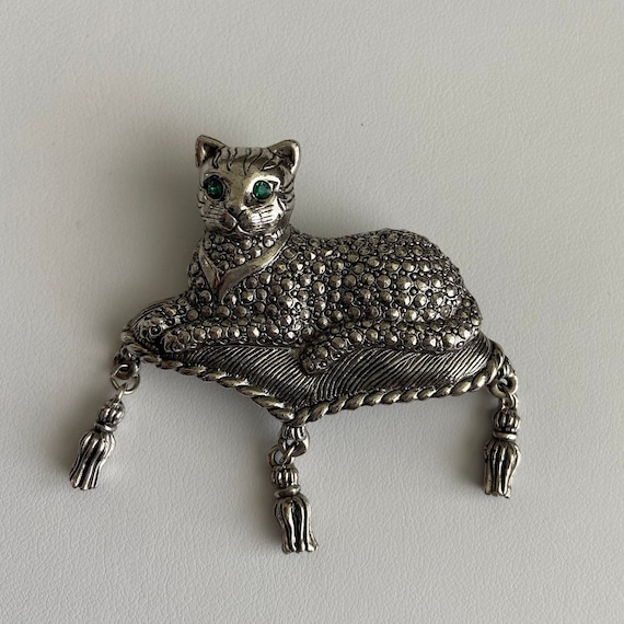Avon Cat Pin, "The Regal Cat" Brooch/Pin, Marcasi… - image 3