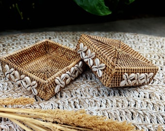 Small rattan tray with cowrie shell's, Small tray for SPA kits, small decorative box, Bridesmaid gift, Essential box for bathroom, Brown box