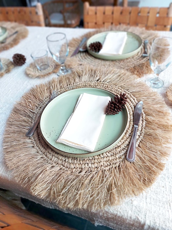 Tovagliette boho in paglia naturale con frange, set di tovagliette