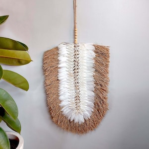 Elzian raffia wall hanging with seashell and feathers, Beach theme decor with natural raffia, Boho beach wall art