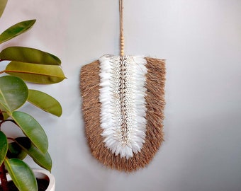 Elzian raffia wall hanging with seashell and feathers, Beach theme decor with natural raffia, Boho beach wall art
