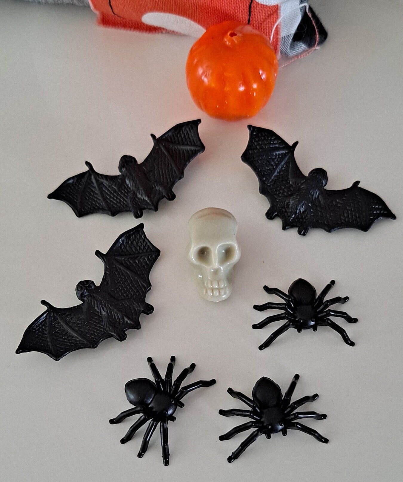 BR Halloween Skull Hand Bones Decoration Skull Props Secretss Room Horror Orname