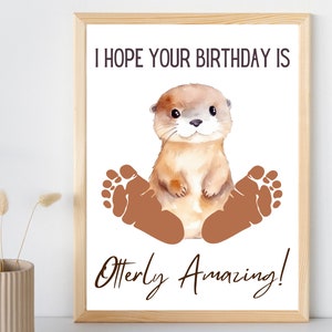 Alles Gute zum Geburtstag Otter Baby Fuß Druck druckbar | Baby Handwerk | Personalisiertes Geburtstagsgeschenk Baby Andenken