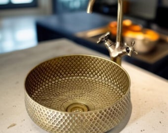 Lavabo de latón martillado de lujo hecho a mano – Lavabo marroquí antiguo de latón macizo.