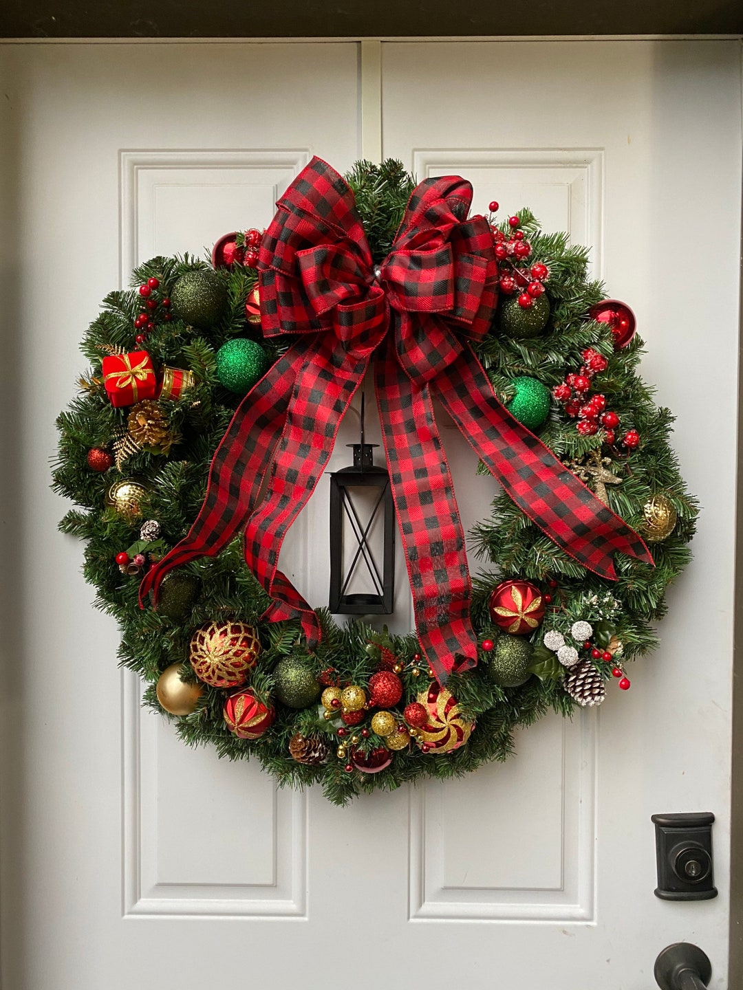 Christmas Wreath With Lantern 