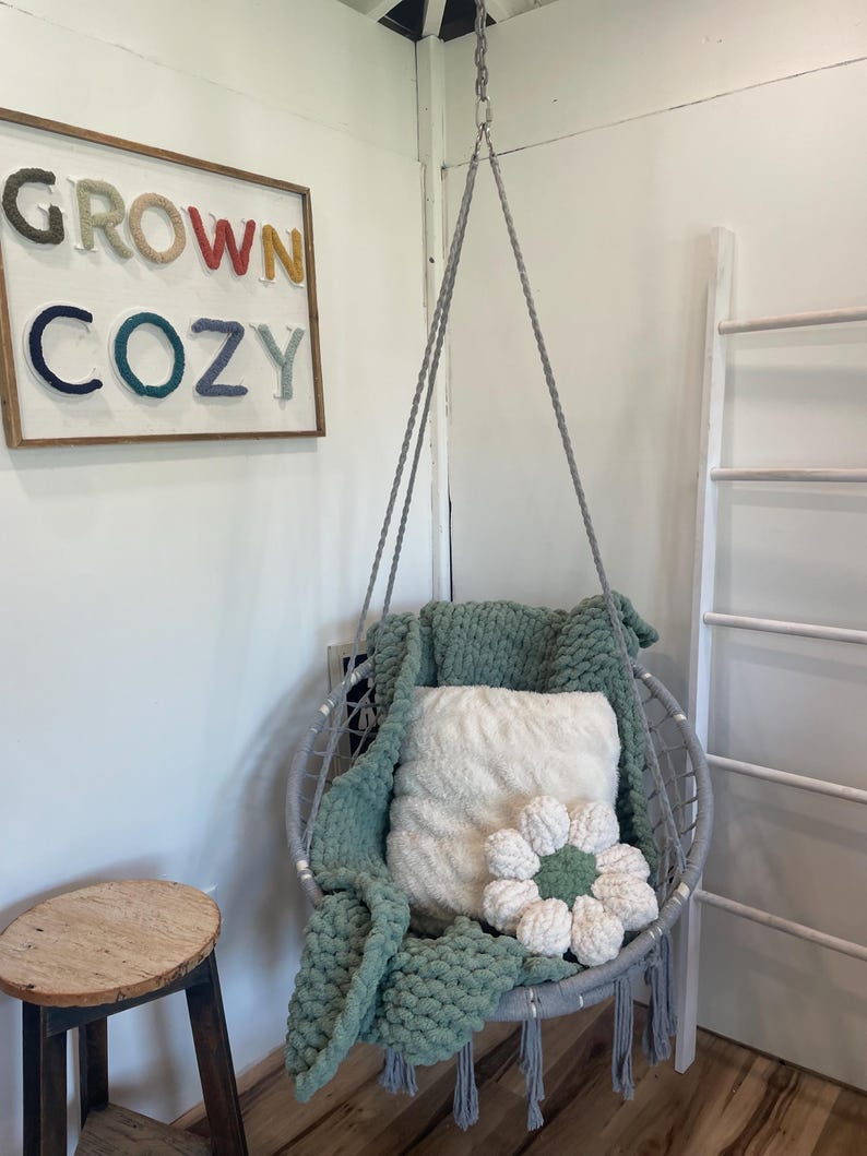 Mini Flower Pillow Pattern: Chunky Knit, 12x12 Inch (PDF Pattern) image 6