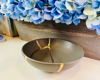 Kintsugi Bowl, Natural Charcoal Small Bowl, Kintsugi Art, Gift for Her, Ceramic Gift, Minimalist, Home decor, Gold Kintsugi
