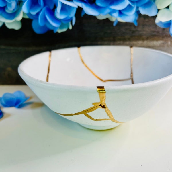 Kintsugi Bowl, Kintsugi Ice White Bowl, Handmade Gift, Kintsugi Pottery, Gift for Her, Minimalist, Handmade Gifts, Matte White Bowl