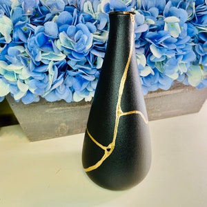 Kintsugi Black Vase, Kintsugi Black Bud Vase, Kintsugi Art, Minimalist, Gift for Her, Home Decor, Kintsugi Kit, Kintsugi Bud Vase