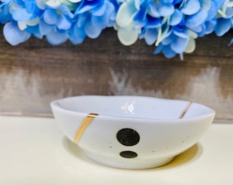 Kintsugi White Stoneware Ring Dish, Gold Lined, Minimalist Home Decor