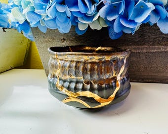 Kintsugi Bowl, Kintsugi Bronze Anniversary Cup, Gift for Her, Anniversary Gift, Kintsugi Ceramic Gift, Minimalist, Handmade Gift, Home Decor