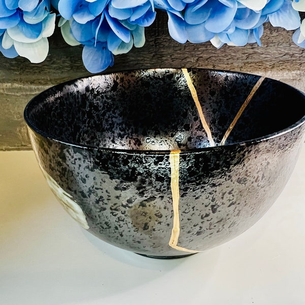 Kintsugi, Kintsugi Bowl Wabi-Sabi Black, Unique Gifts, Fall Gifts, Kintsugi Pottery, Fall Decor, Minimalist, Home Decor, Natural Ceramics