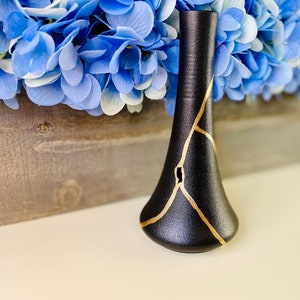 Kintsugi Black Vase, Kintsugi Long Black Flower Vase, Kintsugi, Kintsugi Repair, Home Decor, Minimalist Decor, Black Gold Vase, Japanese Art