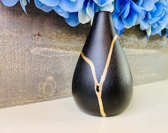黒金継ぎ花瓶（記念品や誕生日の贈り物に最適） -日本製陶器- 黒と金