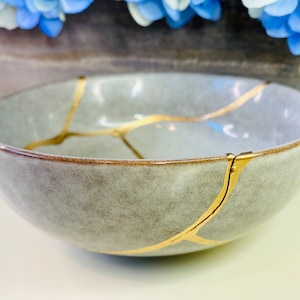 Kintsugi, Kintsugi Grey Shadowed Bowl, Valentines Day Gift, Gifts For Her, Handmade Gift, Kintsugi Pottery, Home Decor, Kintsugi Gold