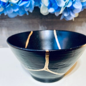 Kintsugi Bowl, Black Stoneware Bowl, Home Decor, Minimalist, Personalized Gift, Gifts for Her, Holiday Decor, Kintsugi Black Bowl, Gold Art