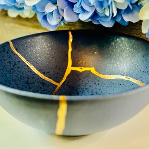 Kintsugi, Kintsugi Bowl, Blue Indigo Bowl, Gold Unique Anniversary Gift, Minimalist Decor Accent, Ceramic Gift, Japanese Art