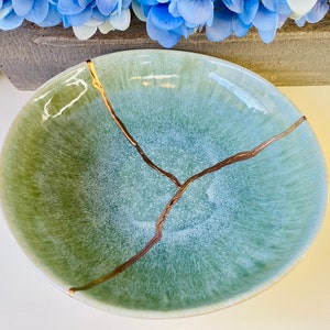 Kintsugi, Kintsugi Bowl, Celadon Green Bowl, Gift for Her, Kintsugi Pottery, Home Decor, Handmade Gift, Minimalist, Kintsugi Celadon Bowl