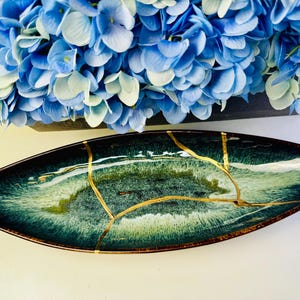 Kintsugi Green Reactive Bowl, Gold-Lined Repairs, Japanese Pottery Centerpiece (15" L)