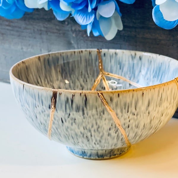 Kintsugi Bowl, Kintsugi Grey Halo Bowl, Glacial Grey Kintsugi Pottery, Home Decor, Winter Decor, Home Gifts, Kintsugi Speckled Halo Bowl