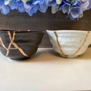 Kintsugi Bowl Set, Black White Sake Bowl, Real Kintsugi, Kintsugi Bowls, Home Decor, Home Gifts, Kintsugi Gold Repair Stoneware Sake Cup