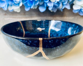 Bol Kintsugi, Bol céleste bleu Kintsugi, Cadeau fait main, Poterie Kintsugi, Cadeau pour elle, Décoration d'intérieur, Minimaliste, Bol bleu Kintsugi