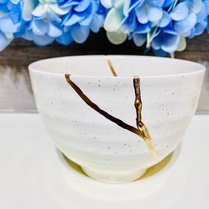 Kintsugi Gift, Kintsugi Ivory Bowl, Gold Repair, Home Decor, Wedding, Minimalist, Personalized, Bone White Ceramics, Ivory Stoneware Bowl