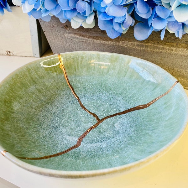 Kintsugi Bowl, Kintsugi Celadon Green Bowl, Gift for Her, Kintsugi Pottery, Home Decor, Handmade Gift, Minimalist, Kintsugi Celadon Bowl