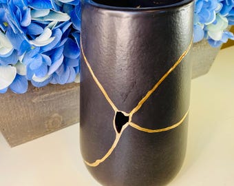 Kintsugi Pottery, Handmade Black Vase, Gold Repair Lines, Stoneware Art