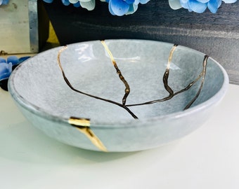 Kintsugi große Schüssel, Kintsugi große graue Schatten Schüssel, Kintsugi Keramik, Wohnkultur, Geschenk für sie, minimalistisch, handgemachtes Geschenk, einzigartiges Dekor