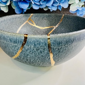 Kintsugi stengodsskål, guldinlagt bergsbordsdekoration, jubileumspresent