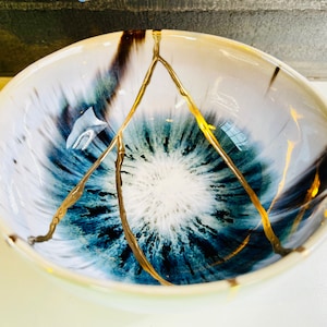 Kintsugi Bowl, Kintsugi Blue Iris Bowl, Handmade Gift, Home Decor, Kintsugi Pottery, Personalized Gifts, Anniversary Gift, Minimalist