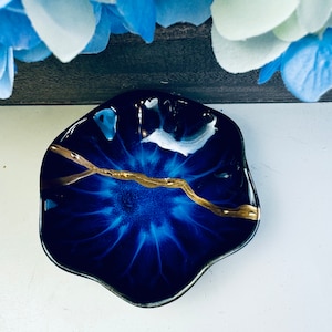 Kintsugi, Kintsugi Bowl, Kintsugi Blue Lotus Bowl, Repaired Pottery Wall Art for Home Decor