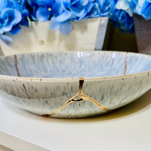Kintsugi Grey Streaked Halo Bowl, Kintsugi Bowl, Wall Art, Kintsugi Pottery, Kintsugi Repaired, Unique Gifts, Home Decor, Minimalist