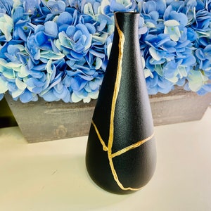 Kintsugi Vase, Kintsugi Black Bud Vase, Kintsugi Pottery, Minimalist, Gift for Her, Home Decor, Kintsugi Kit, Minimalist, Kintsugi Bud Vase