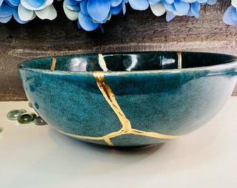 Kintsugi Bowl, Handmade Emerald Green Bowl, Gold-Repaired Ceramic, Minimalist Gift